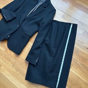 Classy black two-piece suit (blazer and skirt) - Massimo Dutti